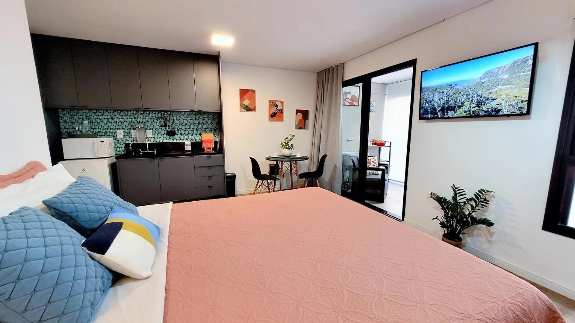 Apartamento Charmoso Em Pinheiros 250 Metros Da Estacao Oscar Freire Hospital Das Clinicas Nubank Incor Paulista São Paulo 0*,  Brasil